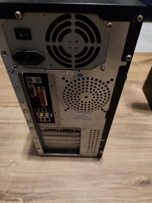 Sprzedam komputery +monitor