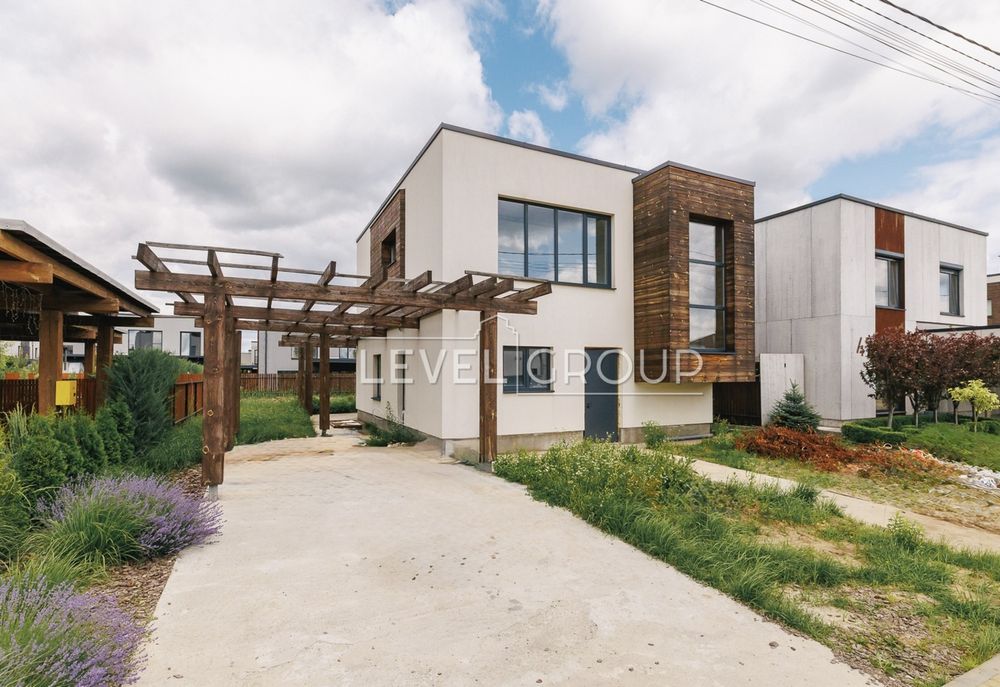 Продам двоповерховий будинок Крушинка Київська обл.