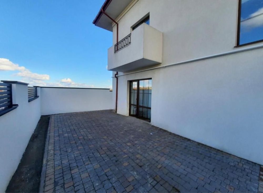 Продаж котеджу в км “Villa Italia”, Новий двір