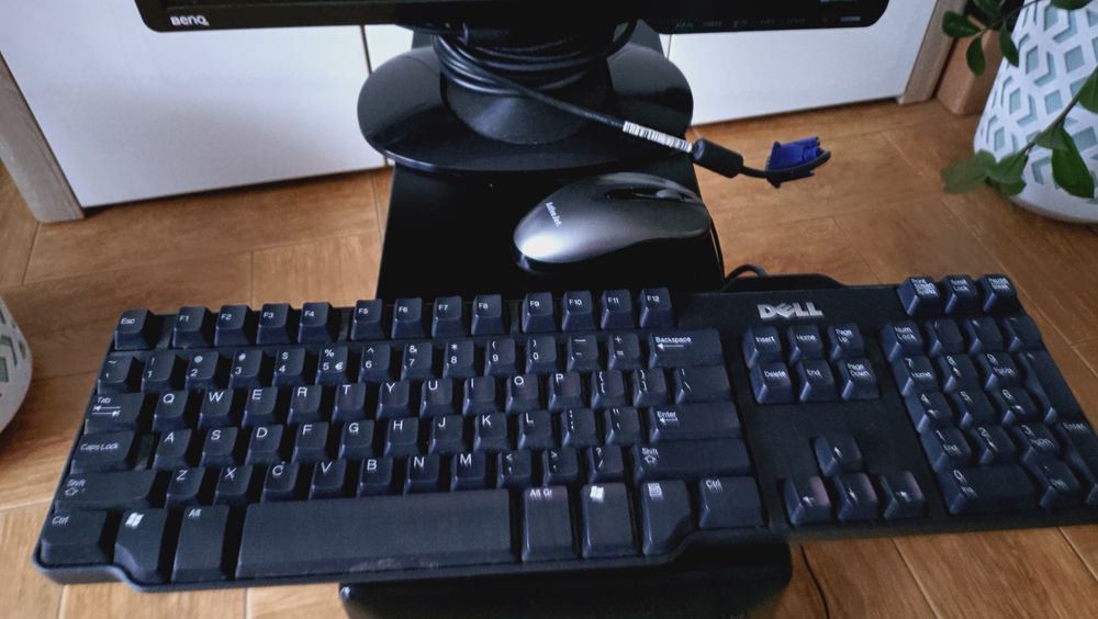 Komputer stacjonarny+ monitor+klawiatura+myszka