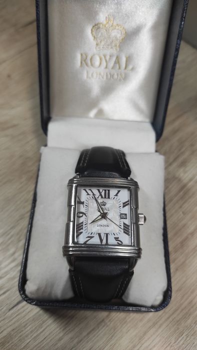 Годинник Royal London