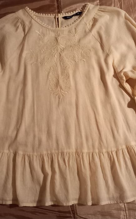 Blusa tipo linho creme manga comprida