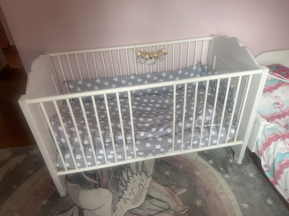 Drewniane łóżko łóżeczko dziecięce białe wielofunkcyjne regulowane