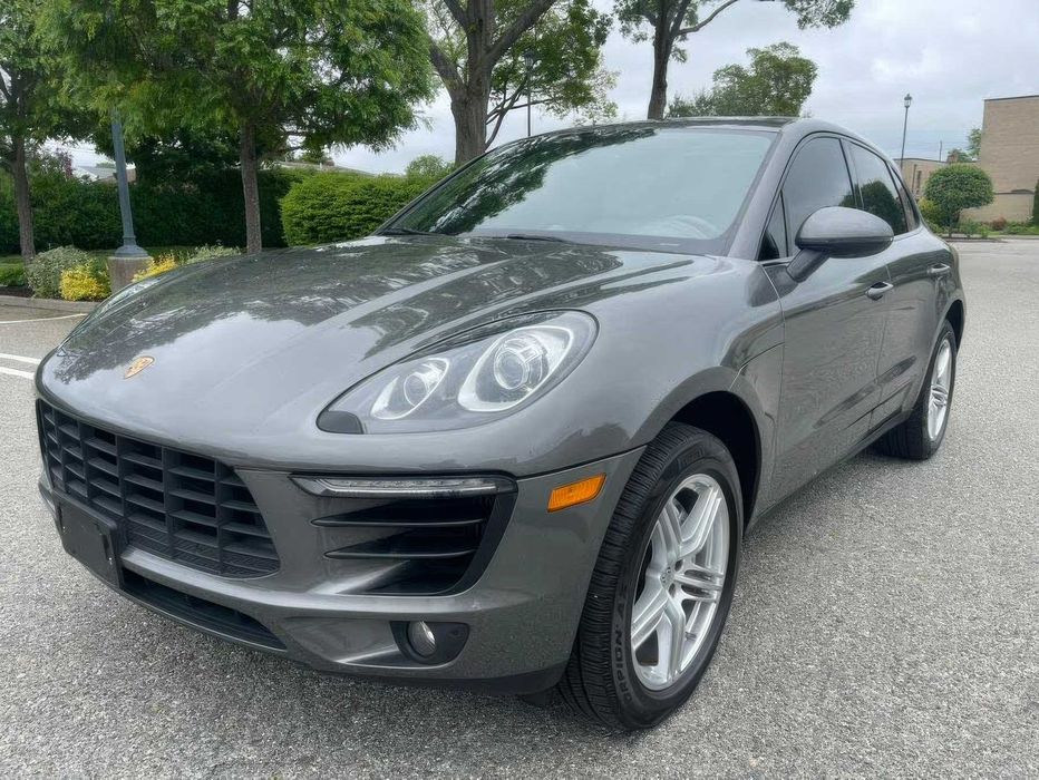 Porsche Macan S      2018