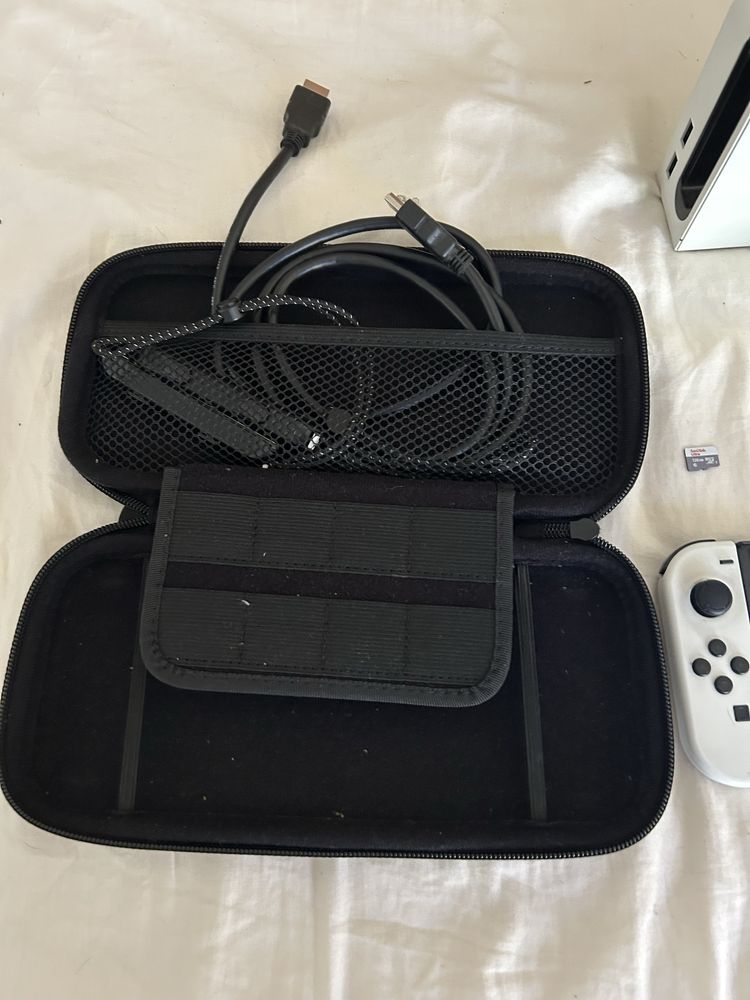 Nintendo Switch Oled (Micro SD 128gb incluso)