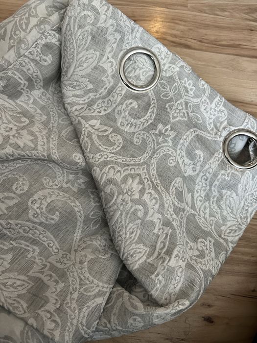 Zaslony szare we wzory