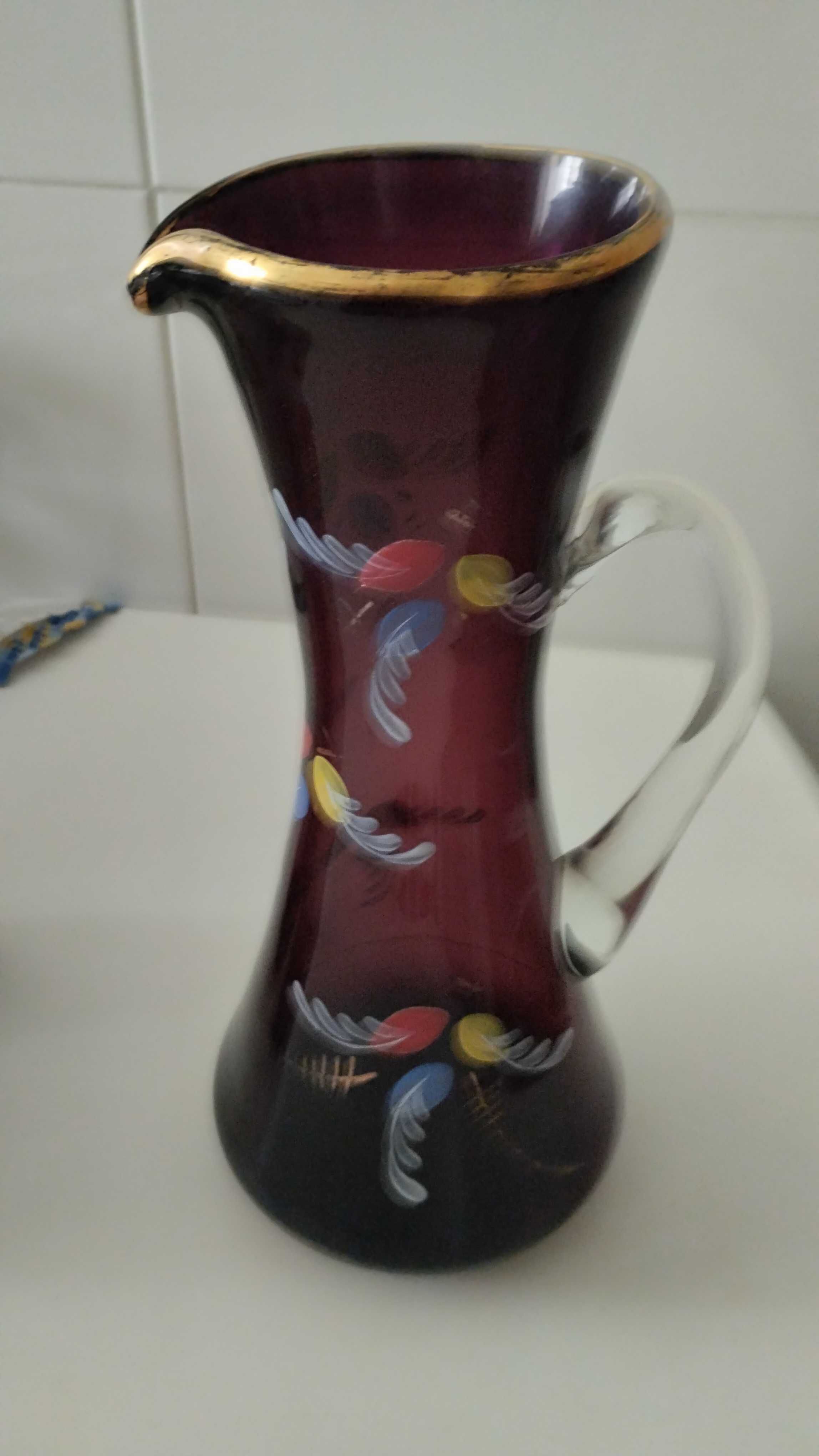 Vendo jarra de vinho com 3 copos antigo mais 50 anos em bom estado