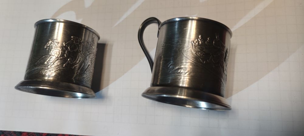 Продам подстаканник металлический,в хорошем состоянии.