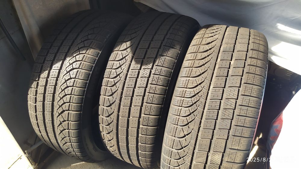 275/40 R22 Pirelli P Zero winter