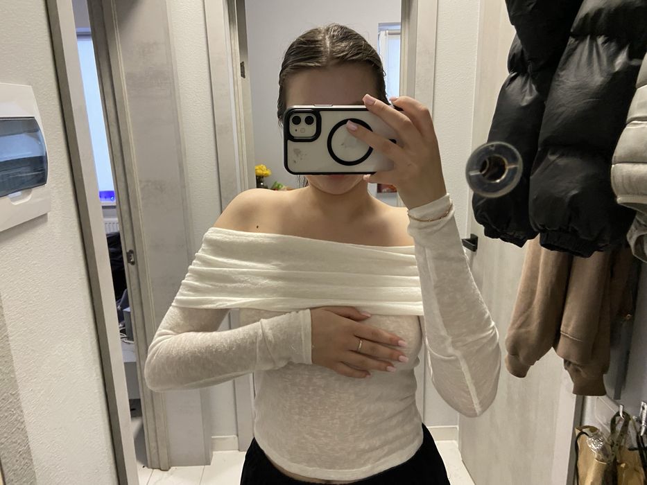 Гарний топ білого та чорного кольору