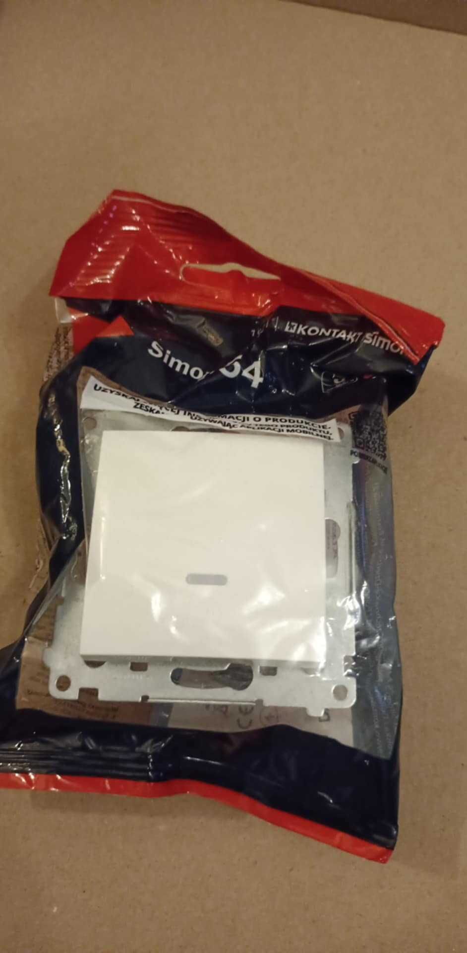 Łącznik jednobiegunowy z podświetl. LED 10AX Biały-DW1L.01/11 Simon 54