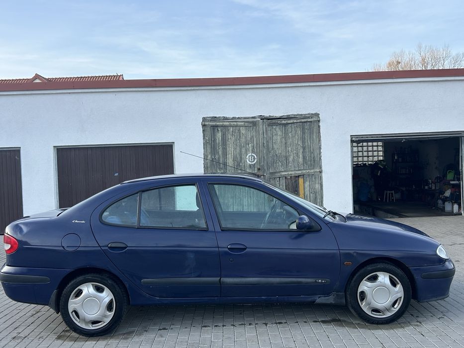 RENAULT MEGANE 1.6 Benzyna 2002 r OC na rok cAsu