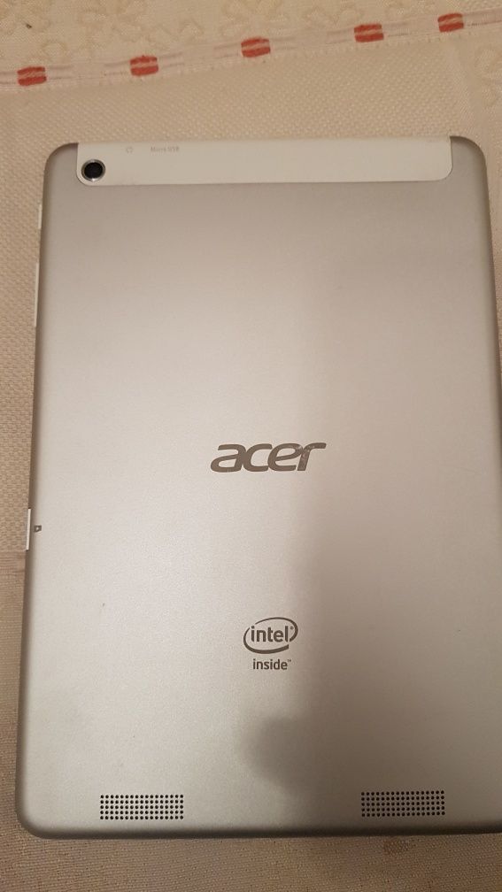 Acer Iconia A1-830 Wi-Fi - 16GB