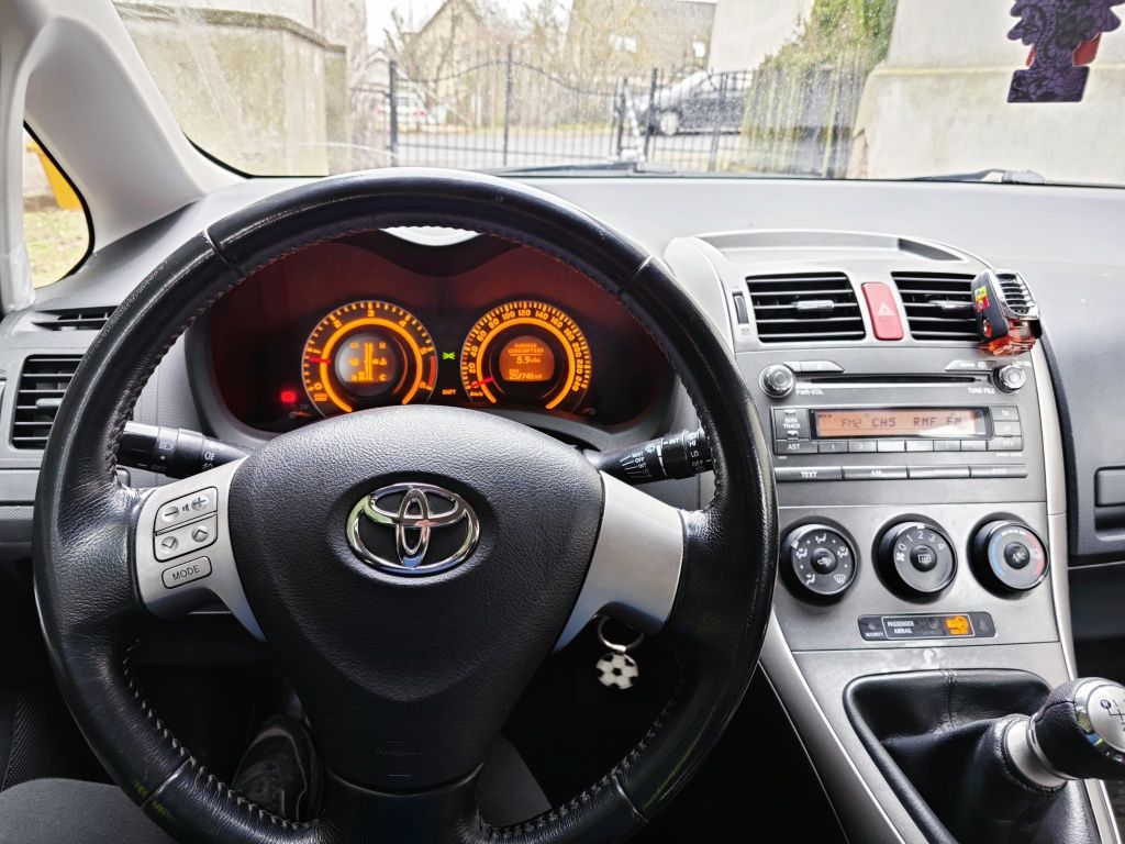 Toyota Auris 2.0 D4D 126km