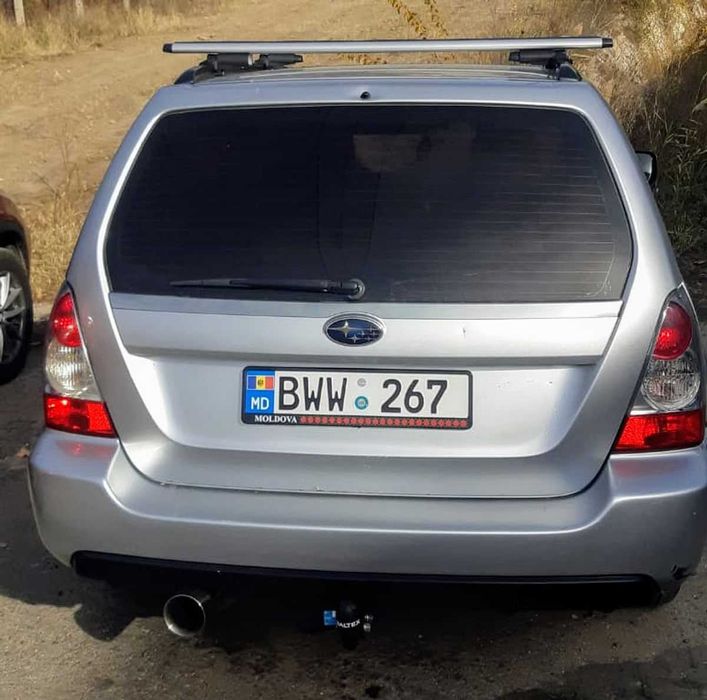 Багажник на крышу Subaru Forester 2, Outback в штатные места, рейлинги