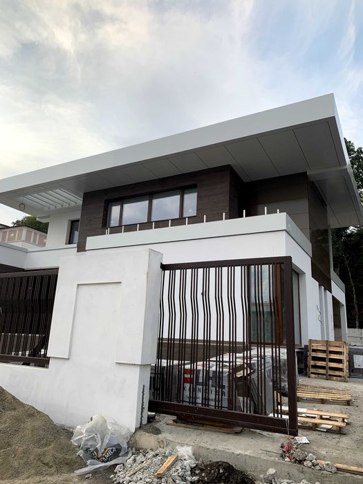 Покрівельні, фасадні роботи. Монтаж даху, утеплення. єВідновлення..