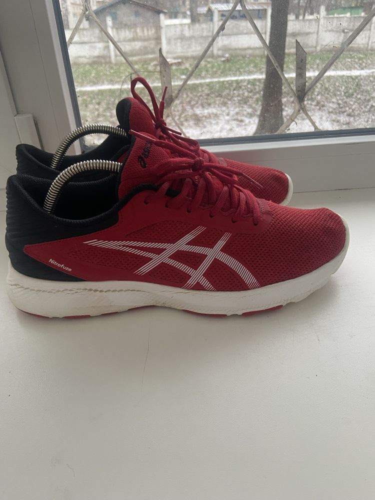 Продам original Asics Nitrofuze