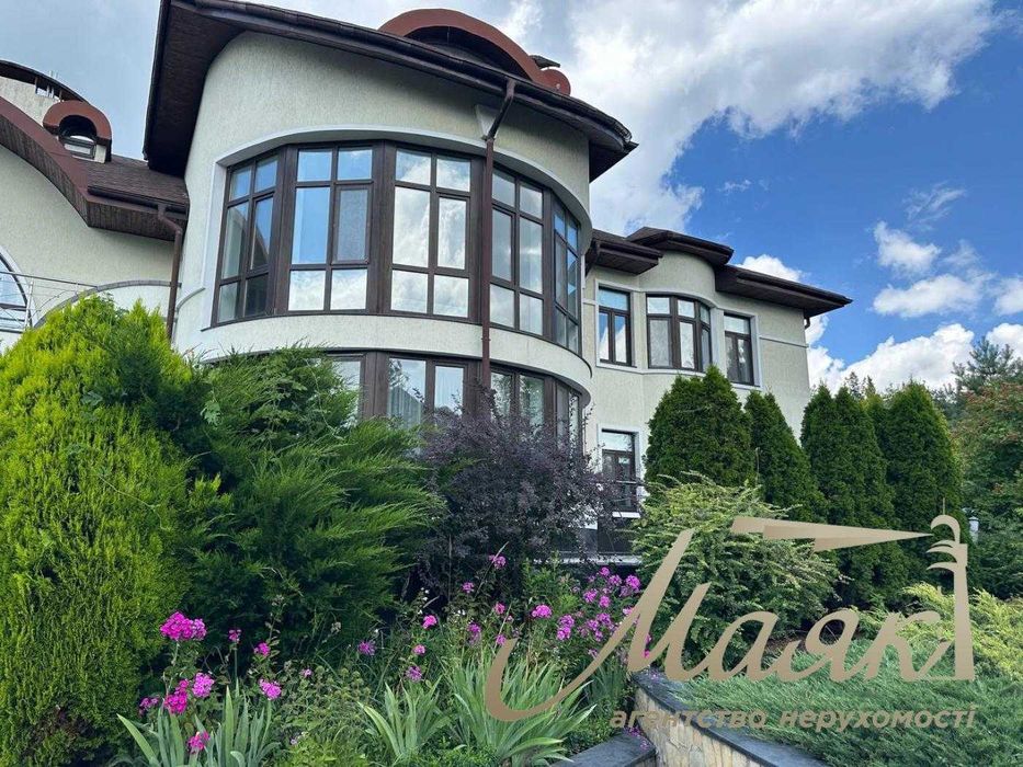 Оренда резиденції з двох будинків на 60 сотках землі в Хуторі Мригі