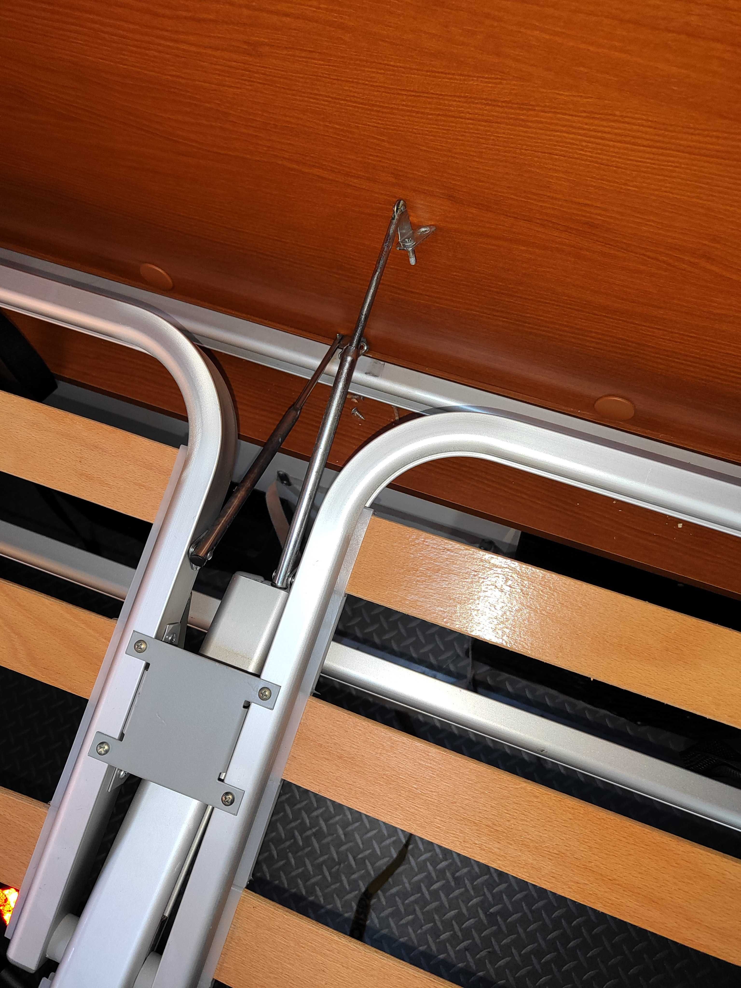 Stelaż łóżka do campera z materacem HYMER