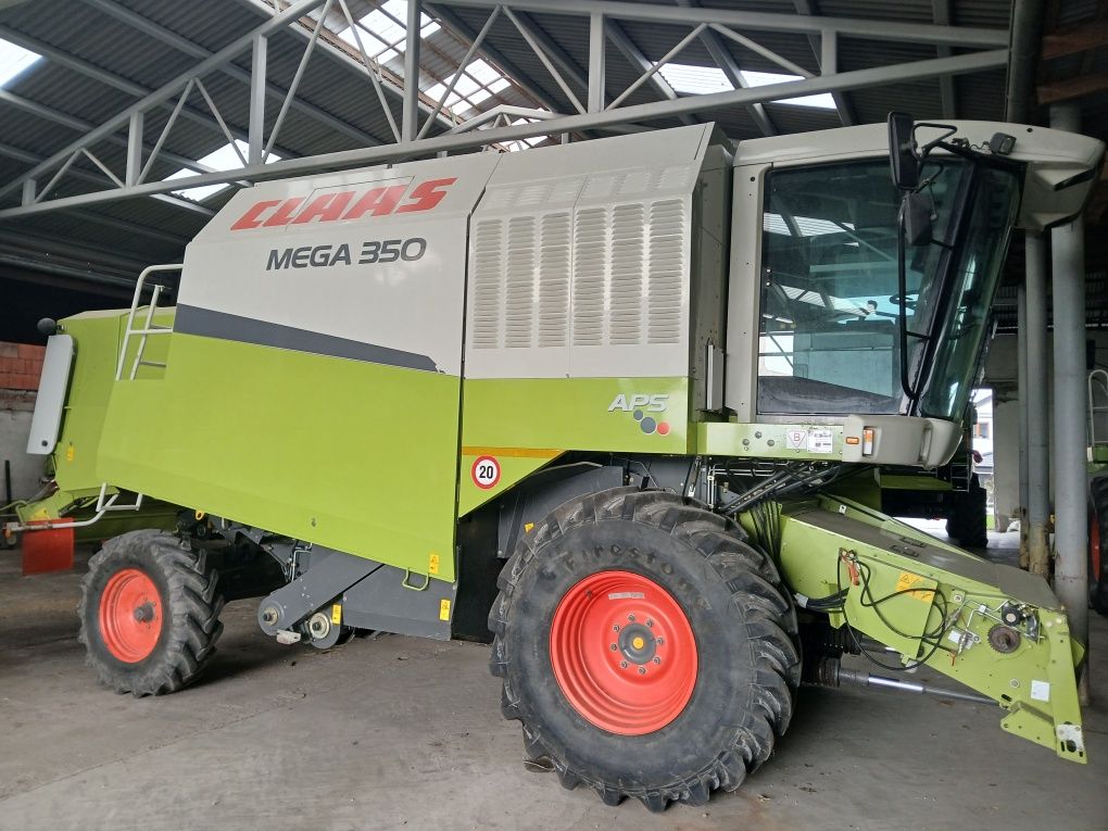 Claas Mega 350  dominator