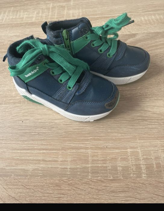 Granatowe adidasy r.26 Bekkin