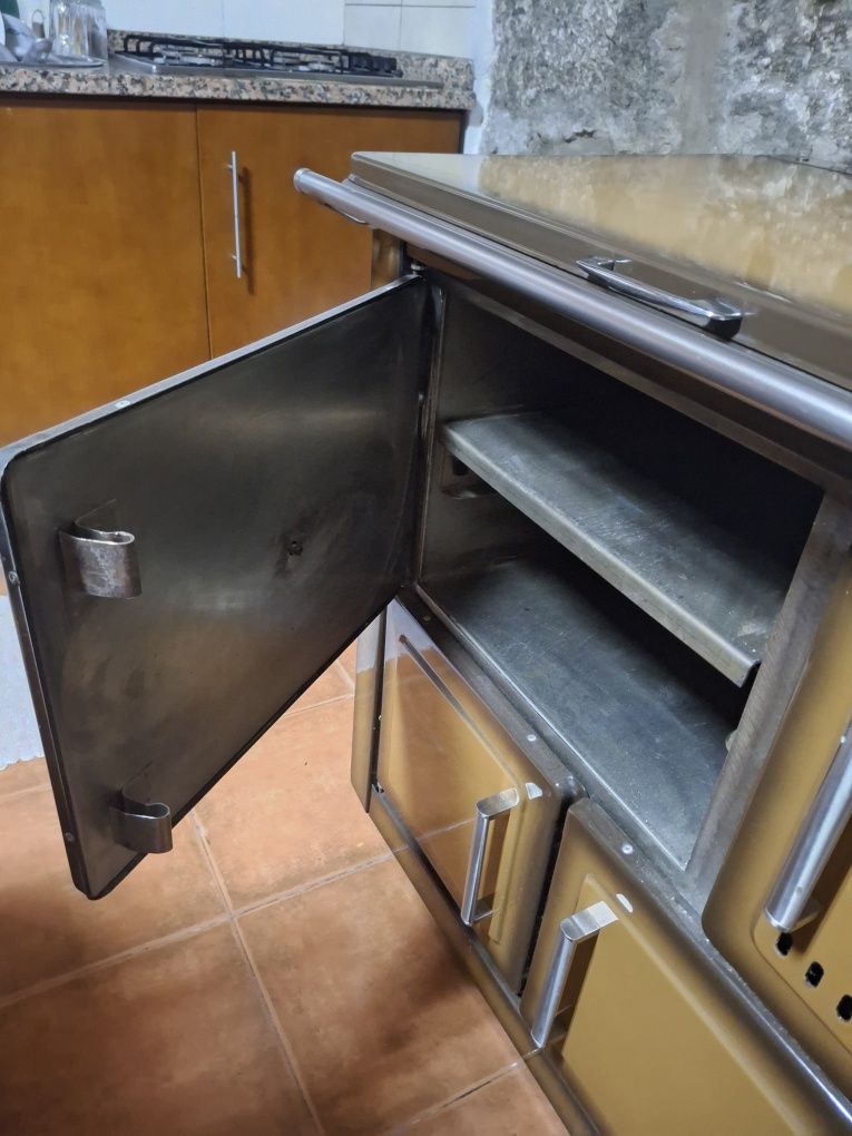 Fogão a lenha como novo