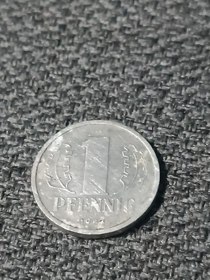 Moneta 1 Pfennig z 1983 roku