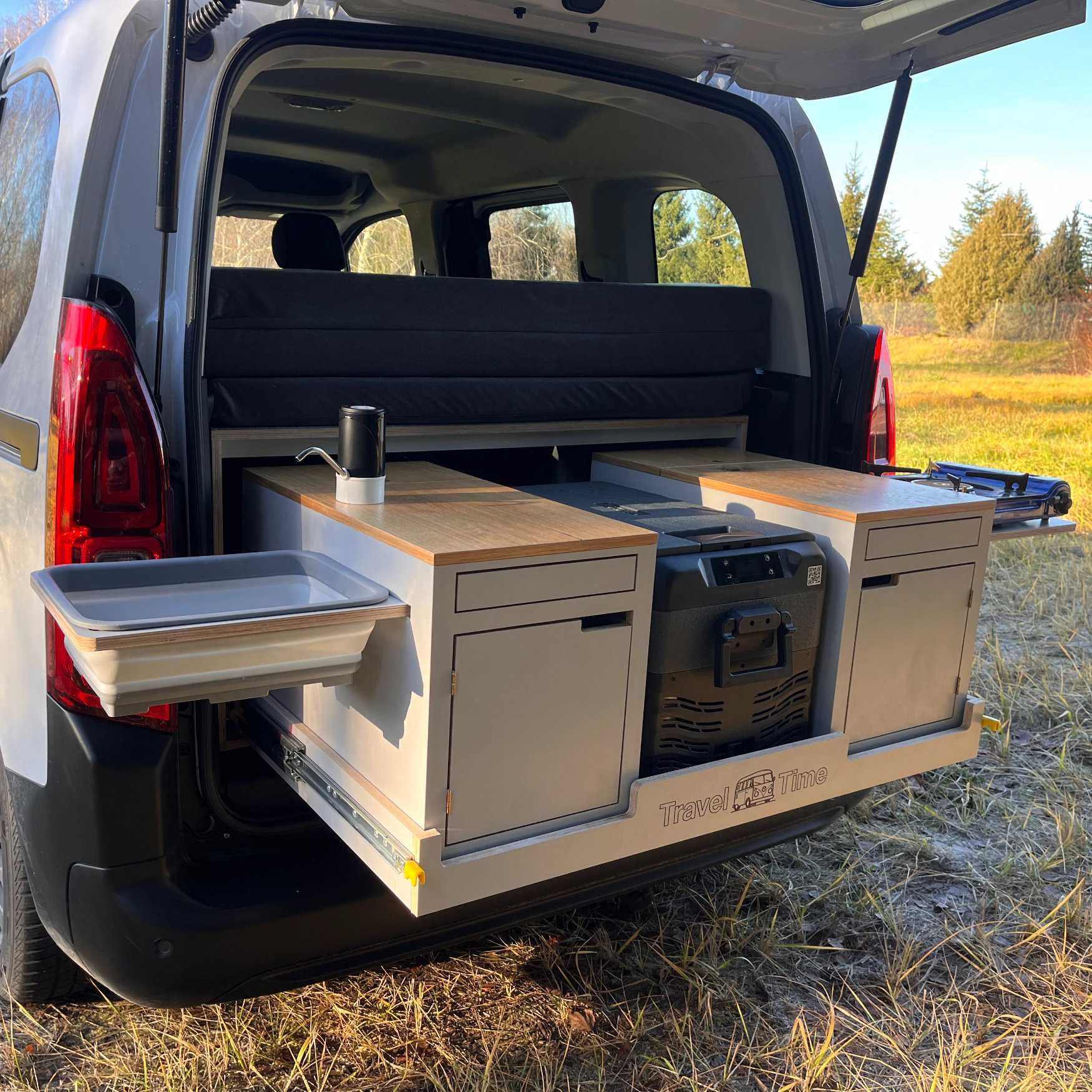 Box kempingowy zabudowa turystyczna stelaż do spania Citroën Berlingo
