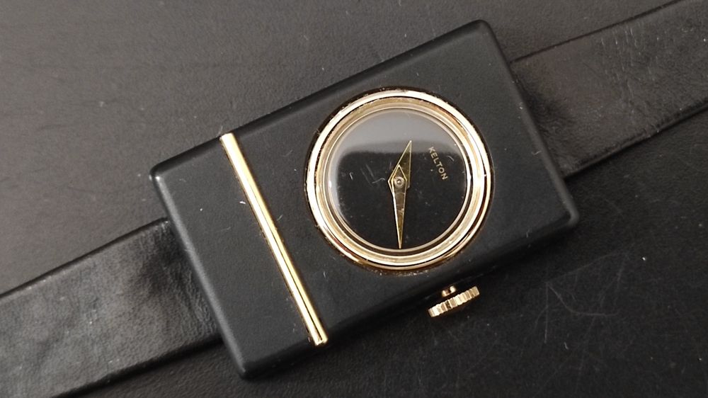 6 Relógios mecânicos e 1 de quartzo.
6 Relógios 
6 Relógios mecânicos