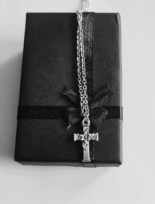 Naszyjnik, łańcuszek z Krzyżykiem , stal chirurgiczna , 52 cm  .