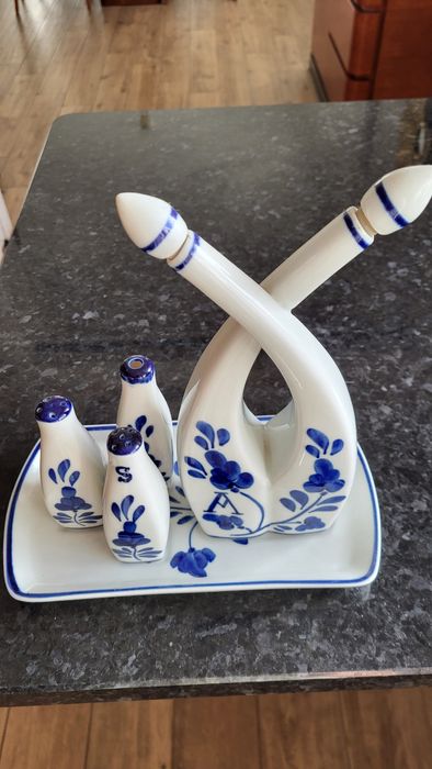 Galheteiro de loiça de viana.