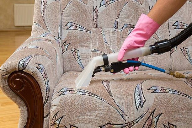 Profesjonalne pranie tapicerki meblowej – sof, kanap, foteli, wersalek