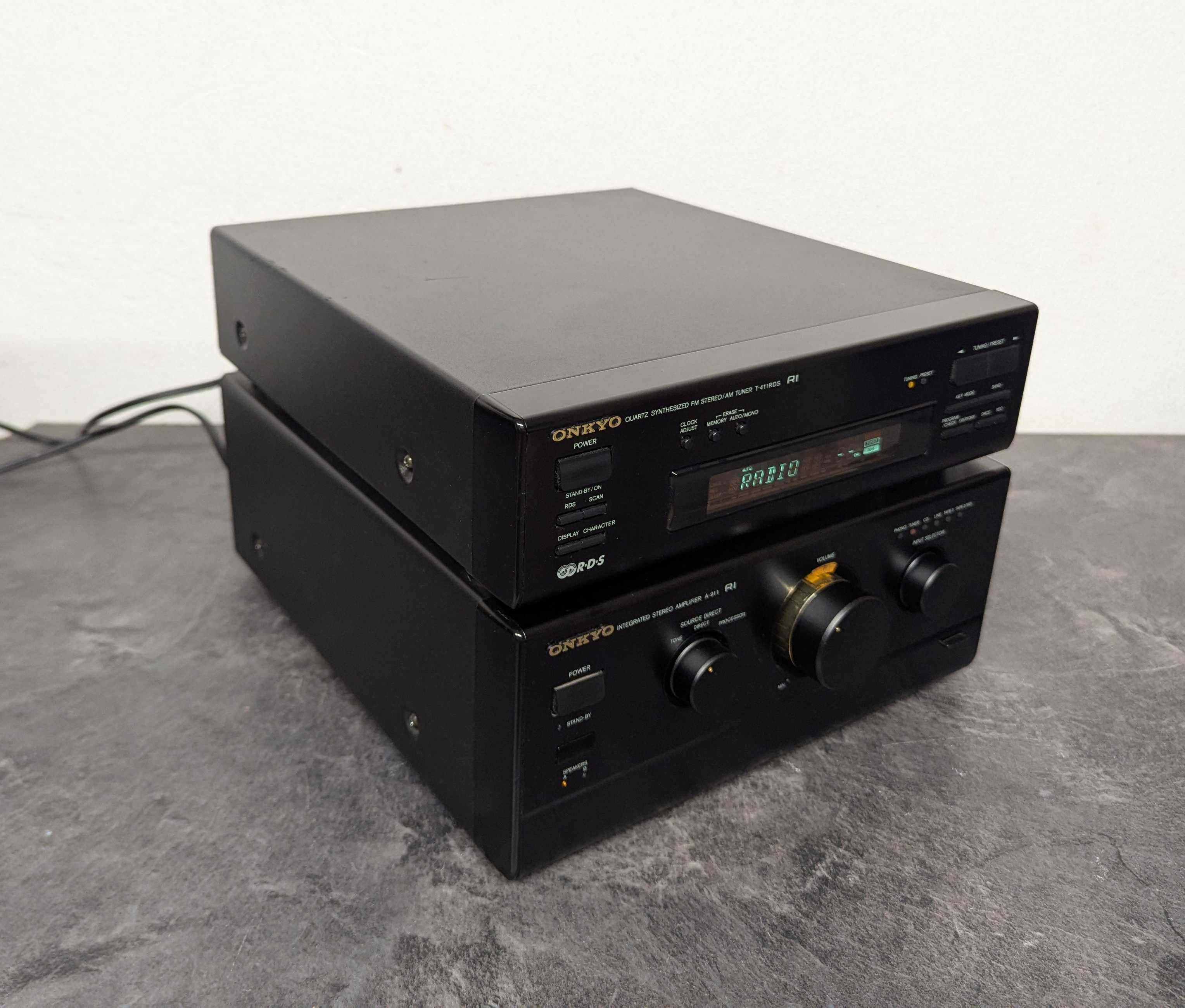 Комплект, стерео підсилювач Onkyo A-911 та тюнер Onkyo T-411.
