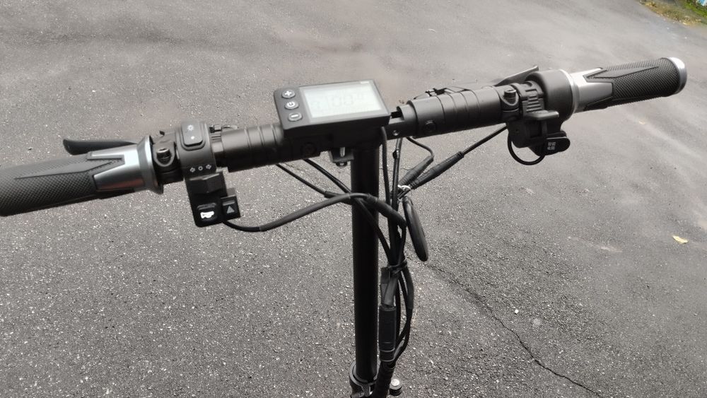 Електросамокат Giant Outlander M11