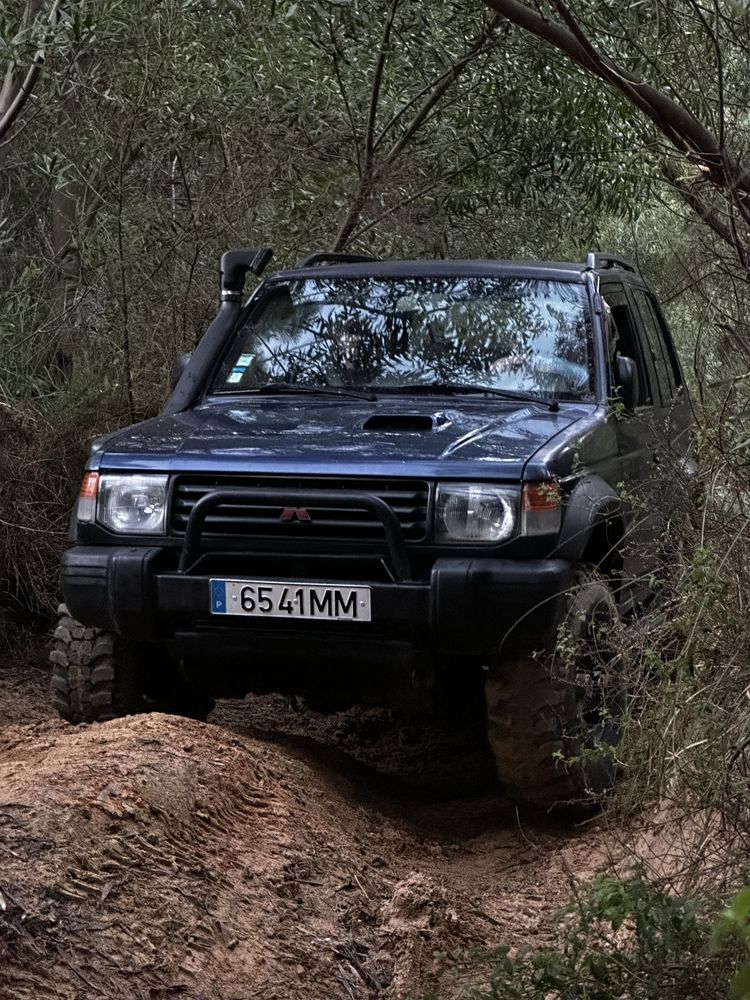Mitsubishi Pajero 2.5 glx