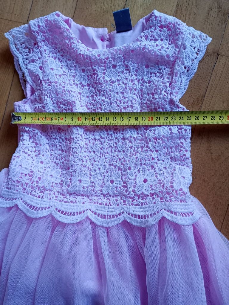Super sukienka tiulową r. 110
