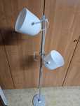 Lampa stojąca IKEA – 2 regulowane klosze, stan bardzo dobry