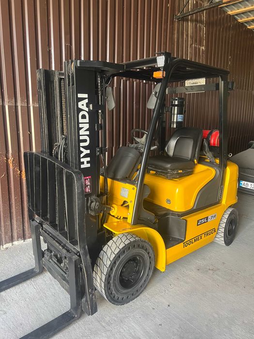 Автонавантажувач HYUNDAI 25L-7A