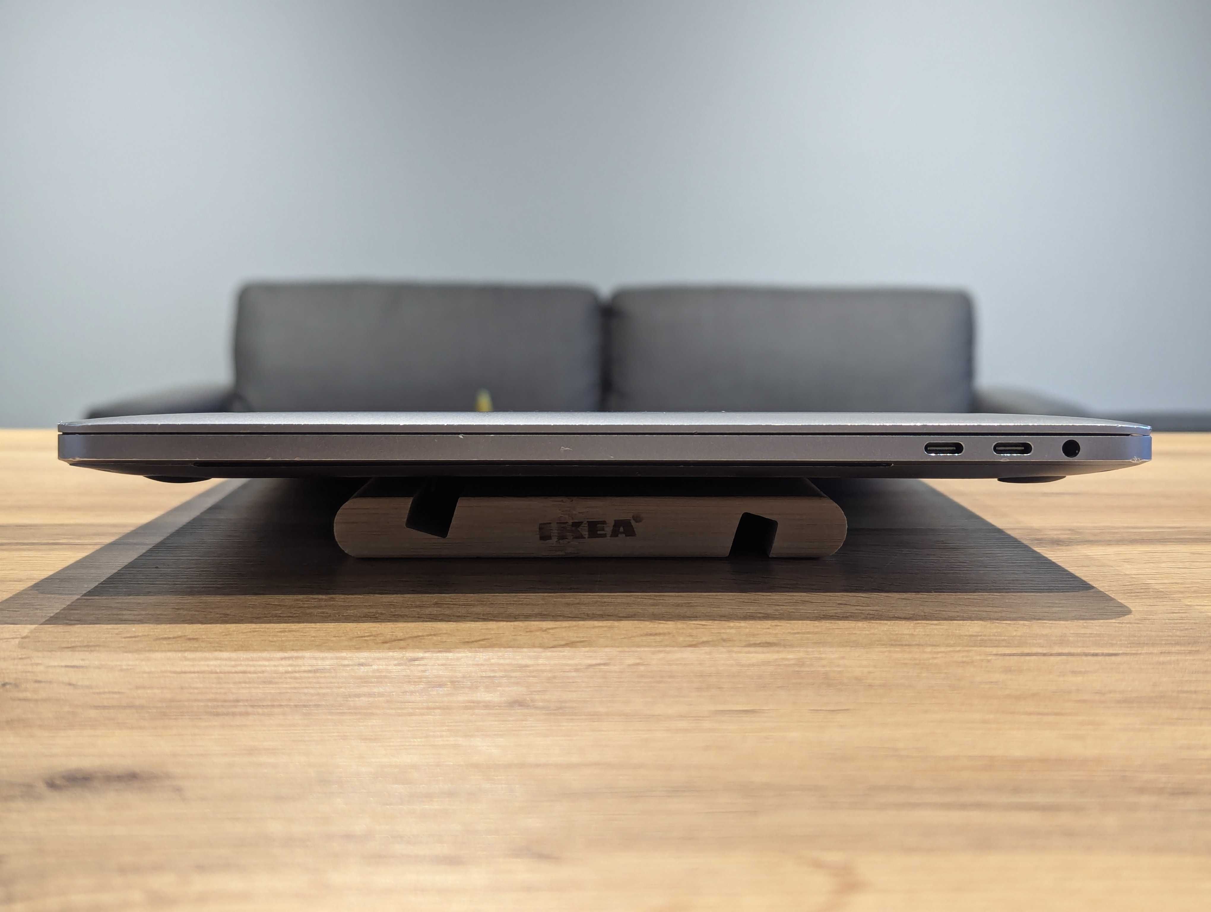Macbook pro 15 2018 core i9 2.9ghz 32/2tb pro 560x 4gb