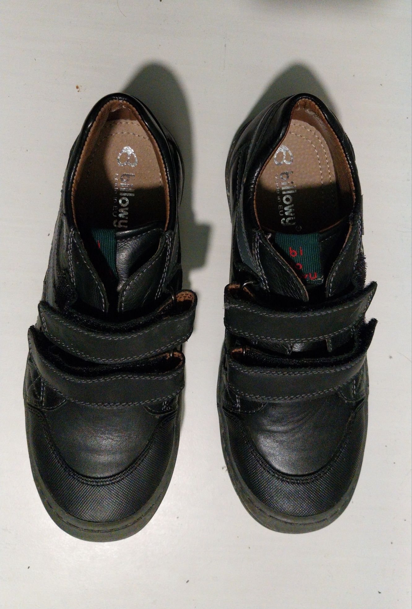 Sapatos de rapaz