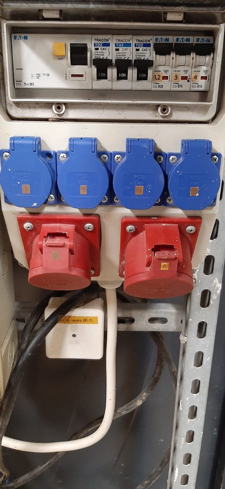 Rozdzielnia budowlana, skrzynka elektryczna, erbetka