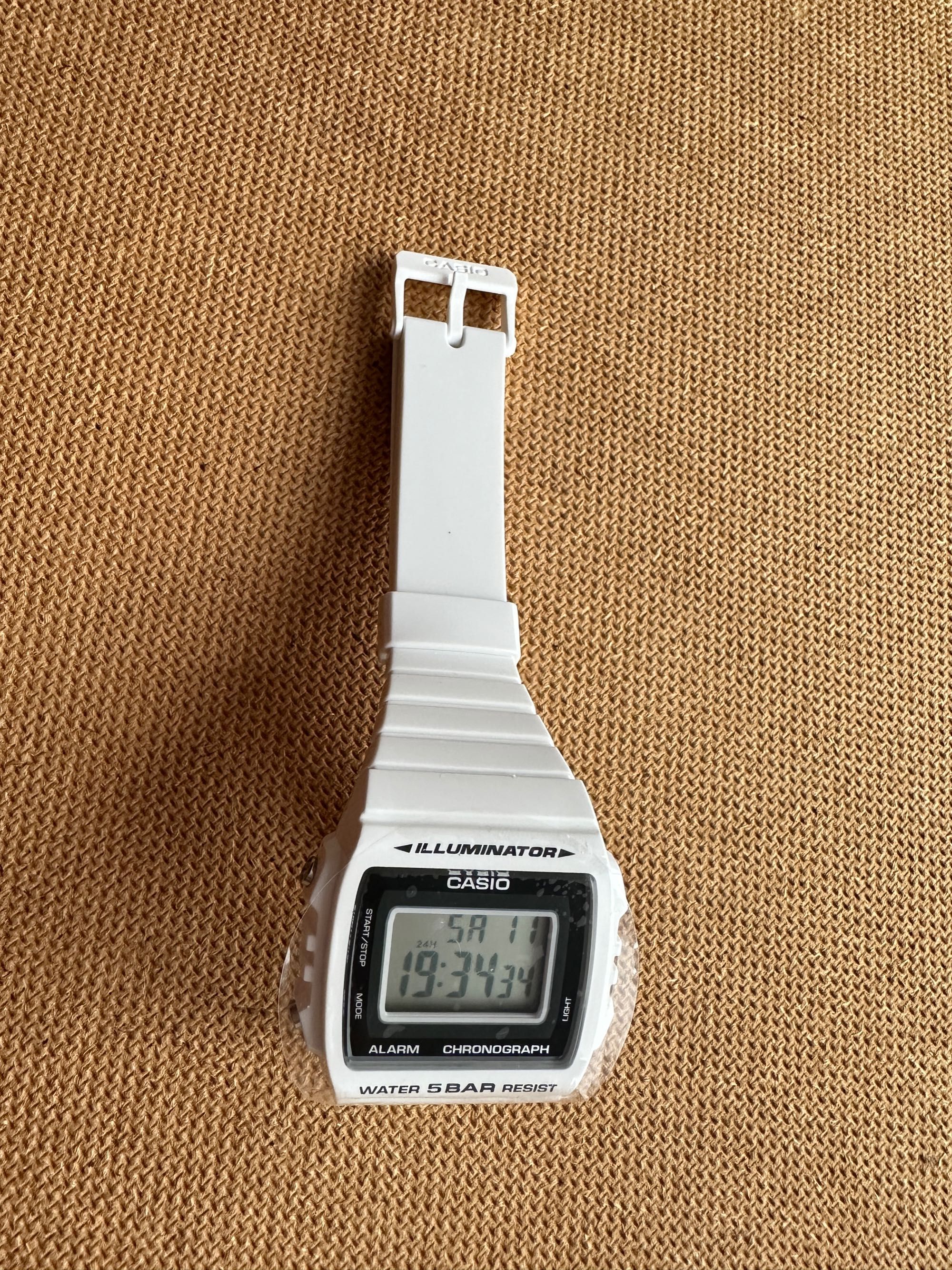 Часы Casio W-215H-7AJH новые оригинальные годинник