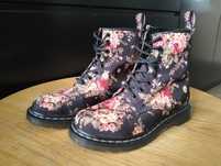 Dr Martens Victorian Flowers 11821