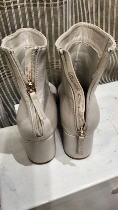 Черевички жіночі. Чорного та бежевого кольору.