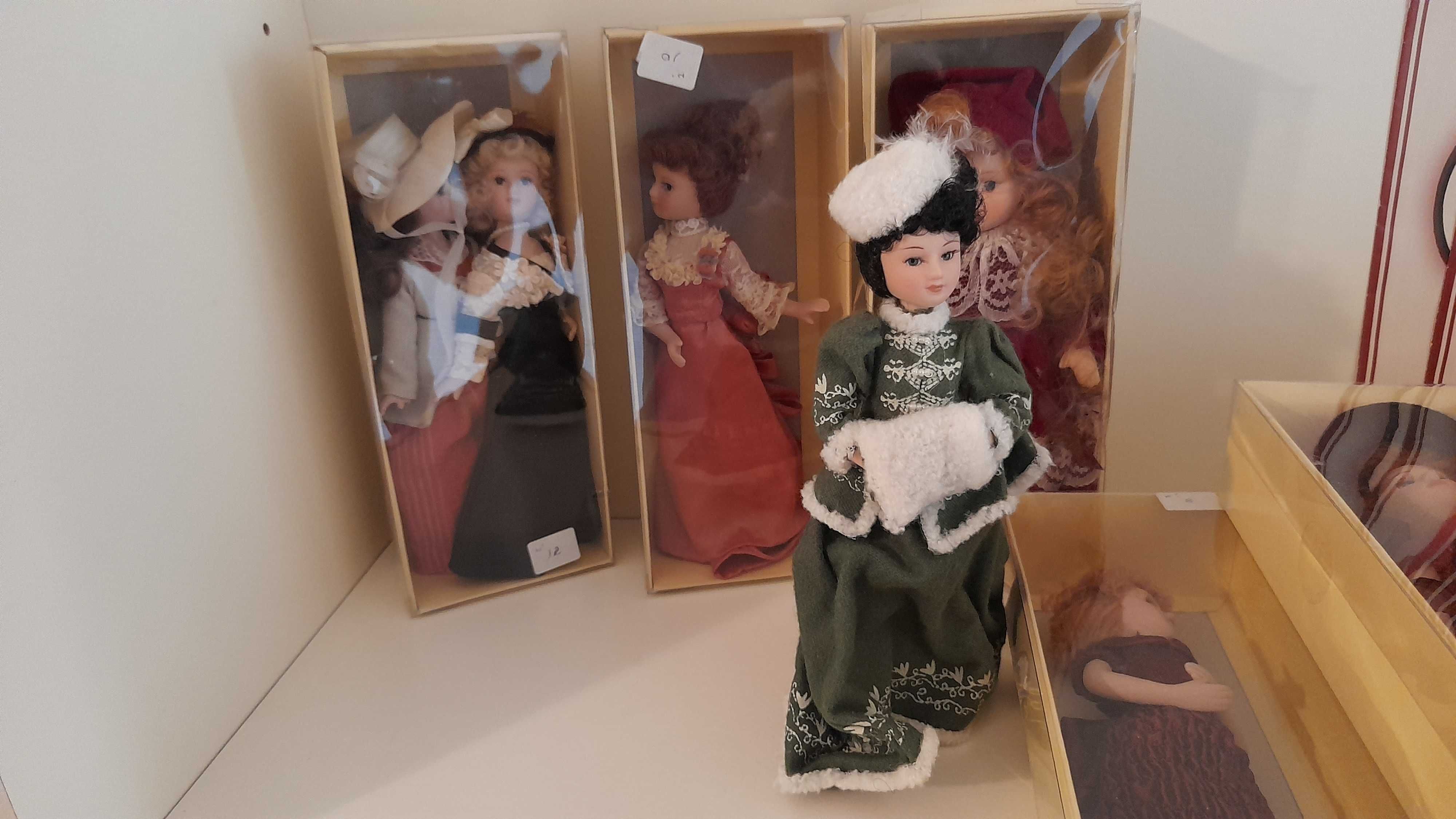 Bonecas de porcelana da coleção Damas de Época