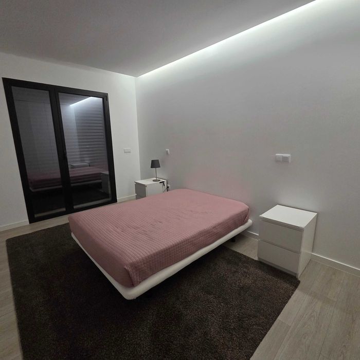 Quarto completo moderno - 150€, tudo incluído (sem carpete)