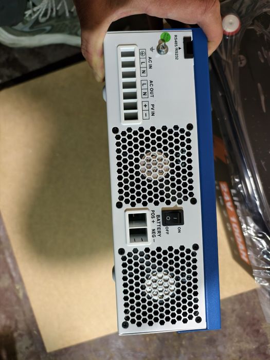 Комплект. Гібридний інвертор EASUN  4KW + LIFEPO4 2560 W