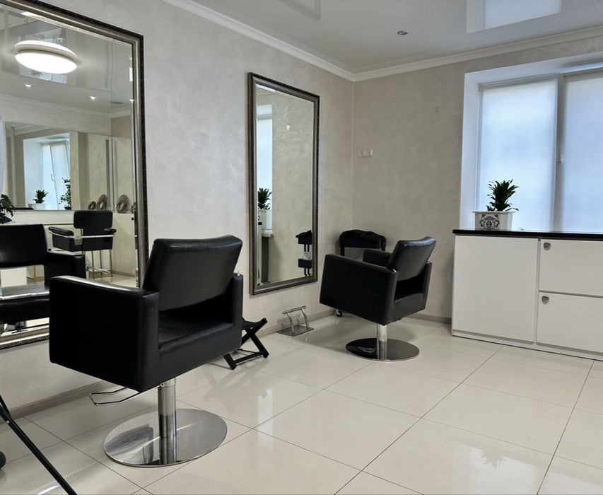 Оренда робочого місця перукаря