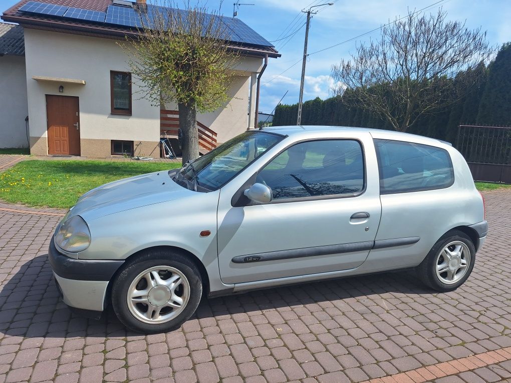 Renault Clio II  2001