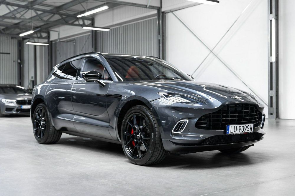 Aston Martin DBX 4.0 V8 550KM. Bezwypadkowy. Tylko 17 000 km. Lakier AML.